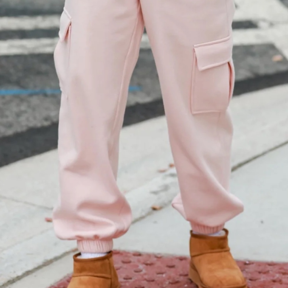 Aritizia COZY FLEECE MEGA CARGO JOGGER